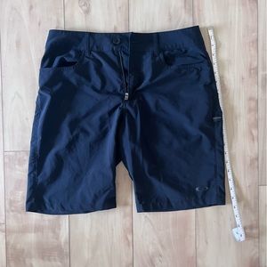 Oakley short